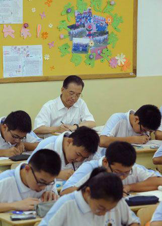 温家宝北京35中听课 称在老师面前永远是学生