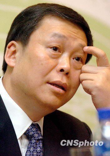 中国移动免去张春江副董事长职务